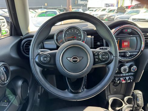 Used 2021 MINI Cooper 2-Door Hardtop FWD image 10