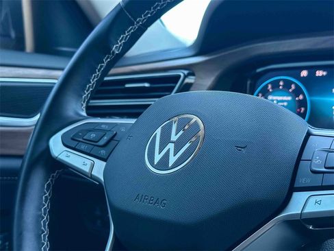 Used 2024 Volkswagen Atlas SE image 30
