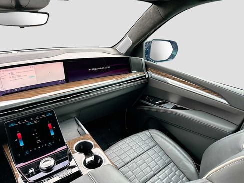 Used 2025 Cadillac Escalade Sport Platinum AWD/4WD image 25