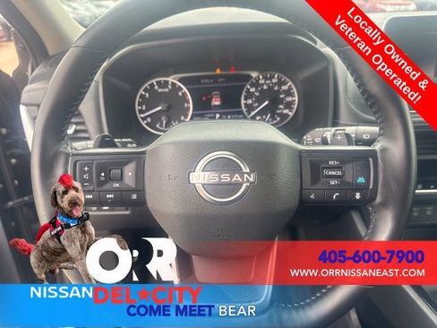 Used 2025 Nissan Rogue SV image 17