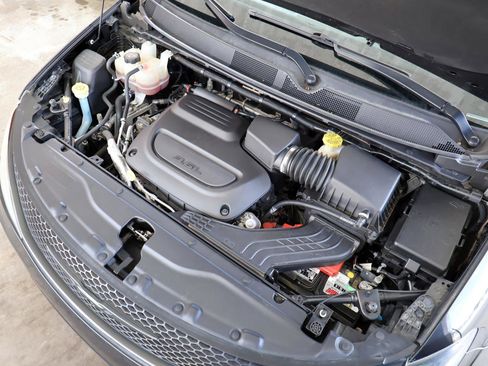 Used 2019 Chrysler Pacifica Touring-L Plus w/ Advanced Safetytec Group image 35