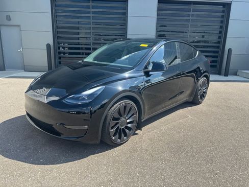 Used 2023 Tesla Model Y Performance AWD/4WD image 1