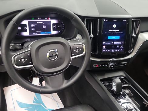 Used 2023 Volvo XC60 B5 Core AWD/4WD image 10