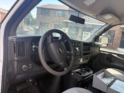 Used 2014 Chevrolet Express 1500 image 8