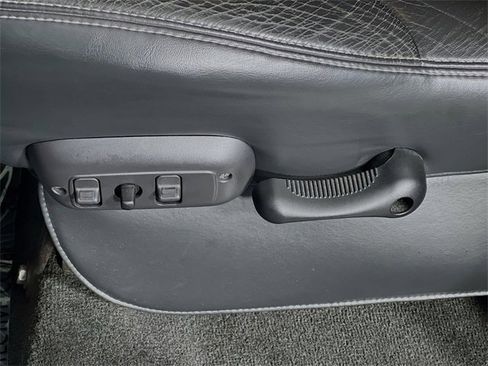 Used 2005 Dodge Ram 1500 Truck 2WD Quad Cab image 12