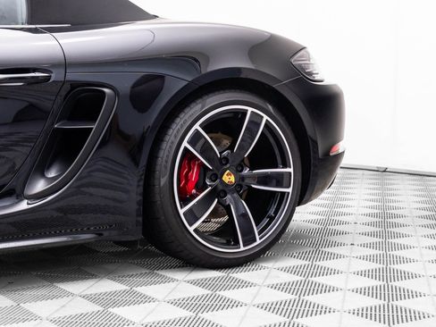 Certified 2025 Porsche 718 Boxster GTS image 30
