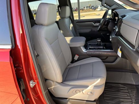 New 2026 GMC Sierra 1500 SLT image 23