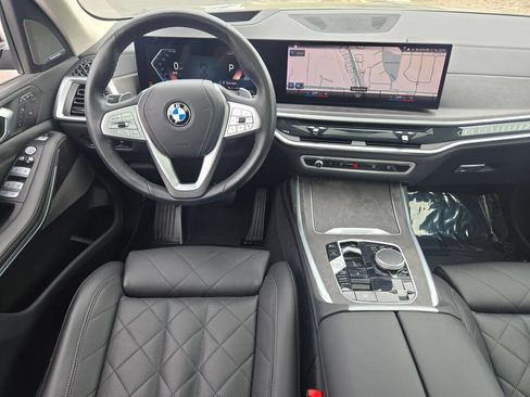 Used 2023 BMW X7 xDrive40i w/ Premium Package AWD/4WD image 2