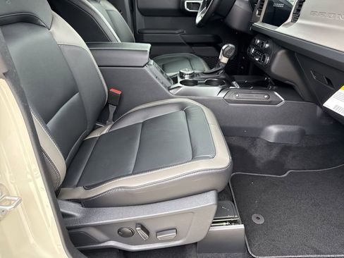 New 2025 Ford Bronco Outer Banks image 13