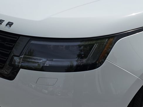 Certified 2026 Land Rover Range Rover Long Wheelbase SE image 30