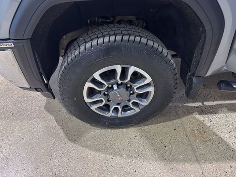 Used 2024 GMC Sierra 2500 SLE image 29