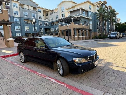 Used 2007 BMW 750i RWD image 10