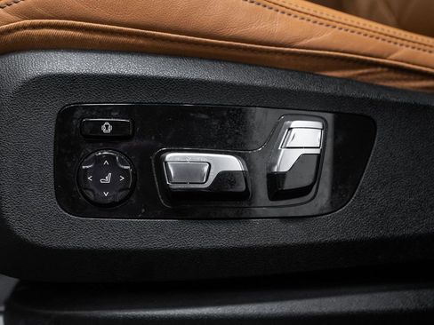 Used 2024 BMW X7 xDrive40i w/ Parking Assistance Package image 17