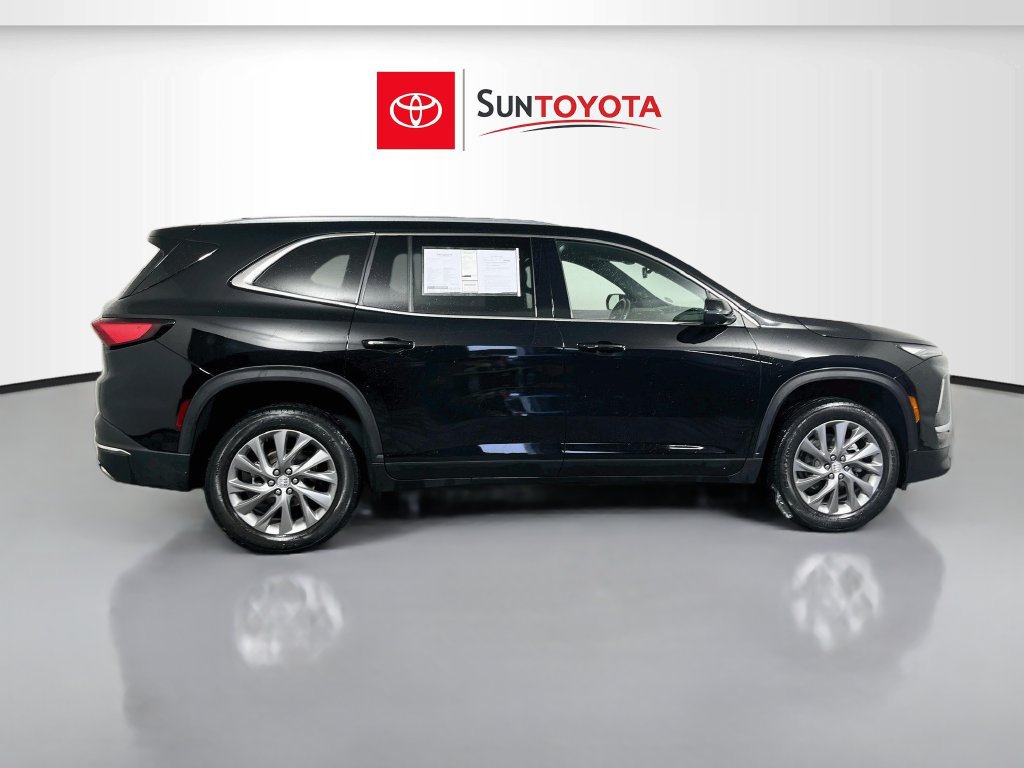 Used 2025 Buick Enclave Preferred FWD image 2