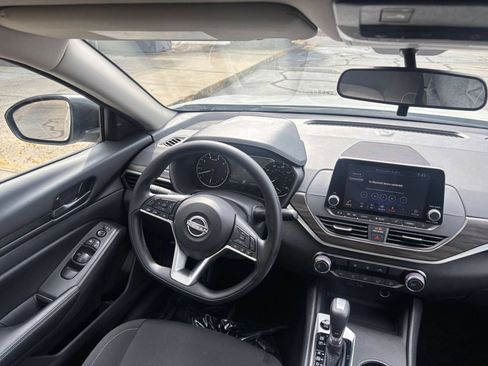 Used 2026 Nissan Altima 2.5 SV FWD image 34