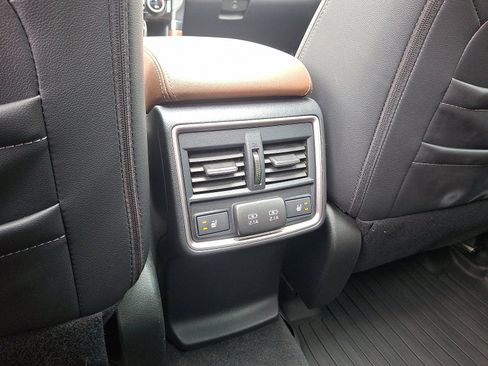 Used 2023 Subaru Forester Touring AWD/4WD image 11