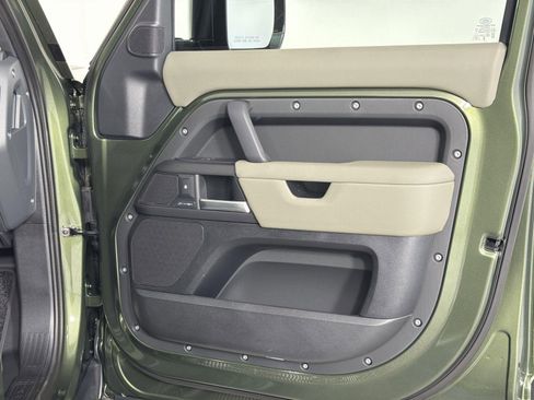 New 2026 Land Rover Defender 110 S image 32