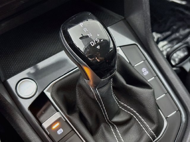 Used 2022 Volkswagen Tiguan S FWD image 16