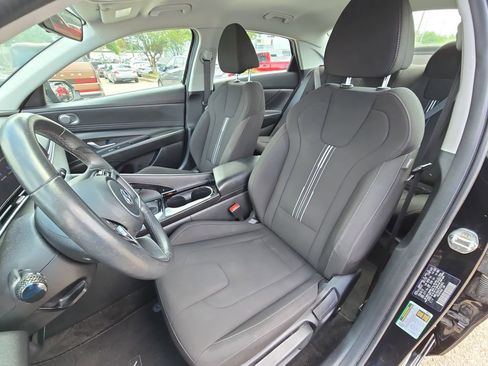 Used 2023 Hyundai Elantra SEL w/ Convenience Package image 14