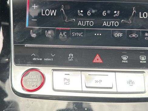 Used 2024 Audi SQ8 Prestige w/ Prestige Package AWD/4WD image 31
