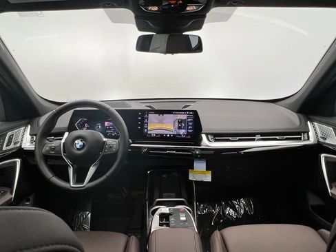 Used 2025 BMW X1 xDrive28i w/ Premium Package image 11