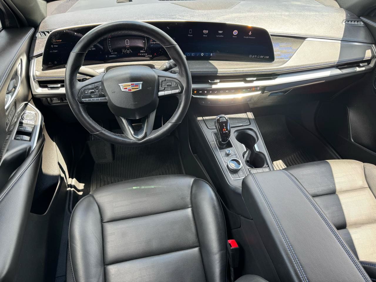 Used 2025 Cadillac XT4 Sport AWD/4WD image 11