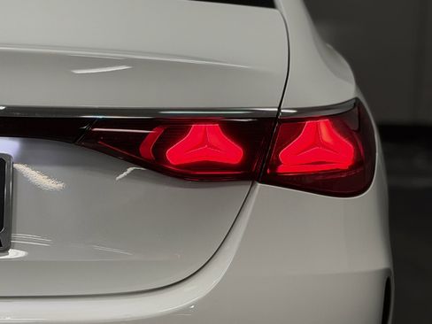 Used 2025 Mercedes-Benz E 350 Sedan image 14