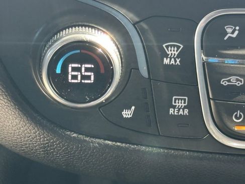 Used 2019 Chevrolet Equinox LT image 36