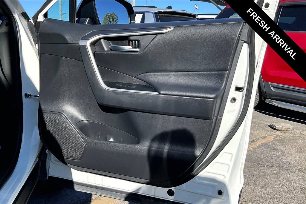 Used 2021 Toyota RAV4 XLE w/ Convenience Package AWD/4WD image 27