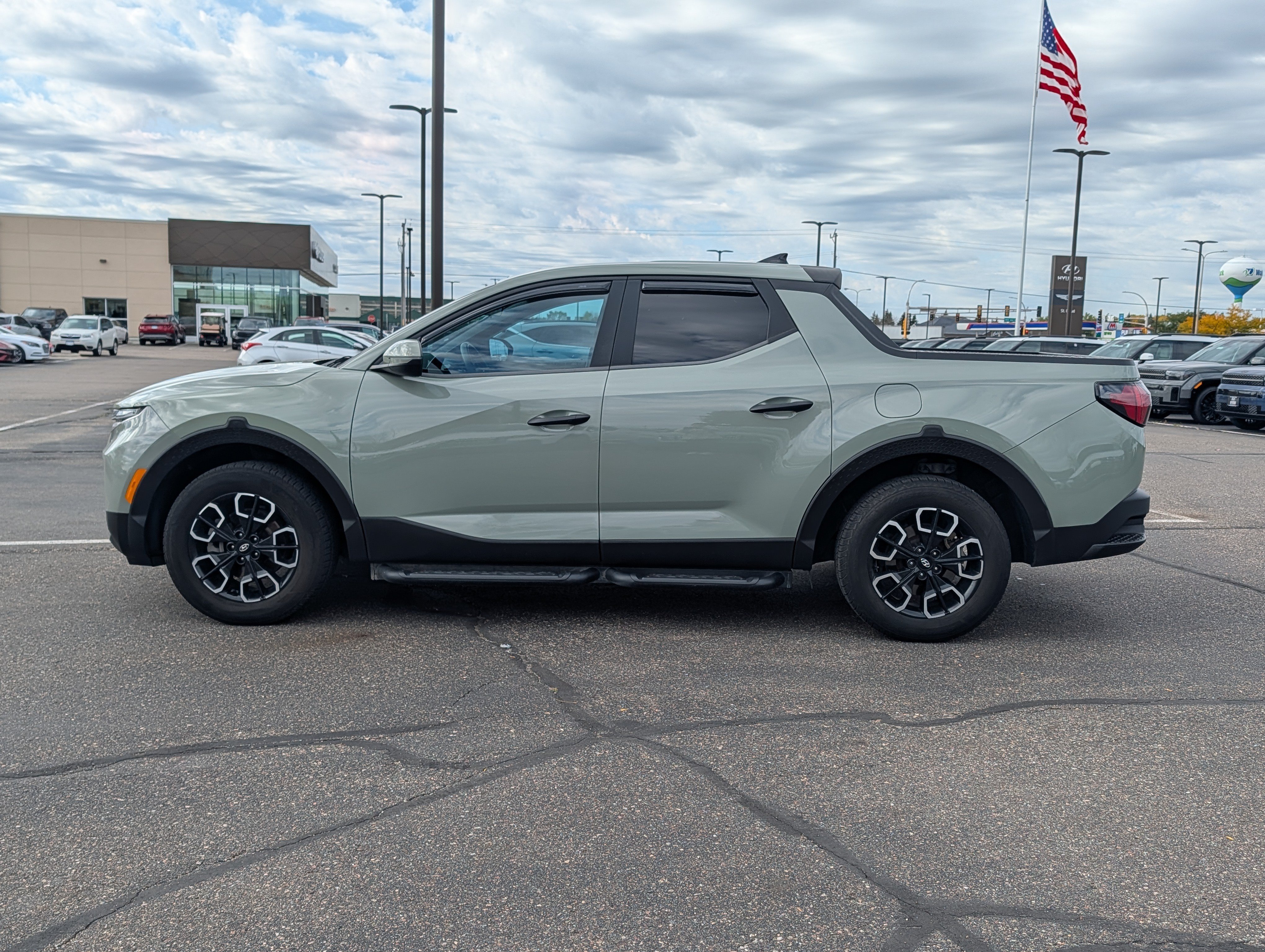 Used 2022 Hyundai Santa Cruz SEL AWD/4WD image 2