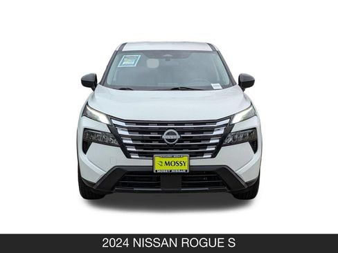 Used 2024 Nissan Rogue S FWD image 4