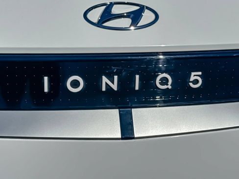 Certified 2024 Hyundai Ioniq 5 SE RWD image 39