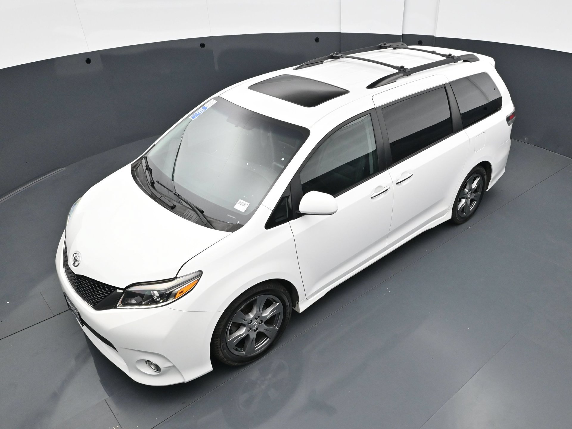 Used 2017 Toyota Sienna SE w/ SE Preferred Package FWD image 41