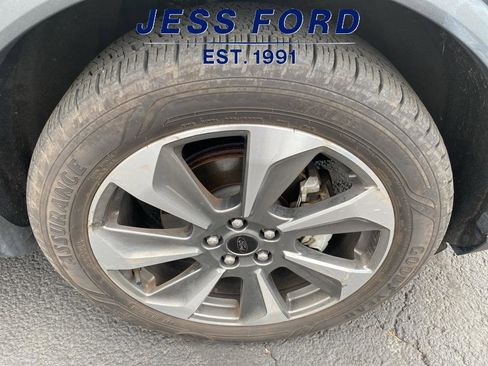 Used 2023 Ford Escape Platinum image 9