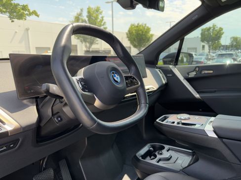 Certified 2023 BMW iX xDrive50 w/ Premium Package AWD/4WD image 17
