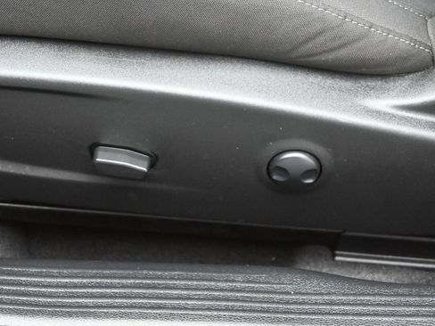 Used 2023 Dodge Challenger R/T image 9