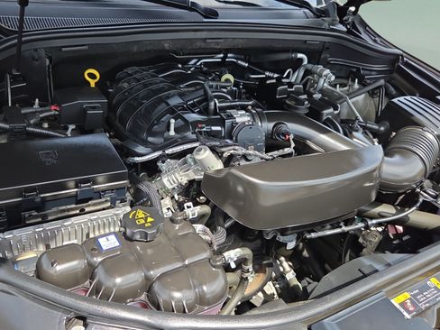Used 2024 Dodge Durango GT RWD image 18