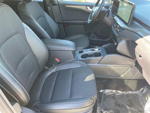 New 2025 Ford Escape SE image 23