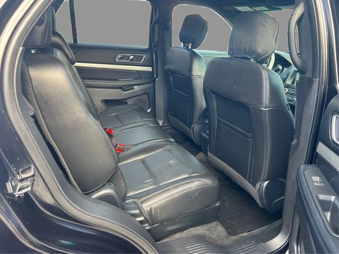 Used 2017 Ford Explorer XLT w/ Equipment Group 202A AWD/4WD image 25
