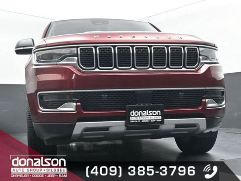 Used 2024 Jeep Wagoneer Series II w/ Flexible Seating Group image 16