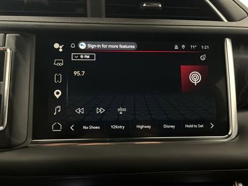 Used 2024 GMC Yukon XL Denali AWD/4WD image 32