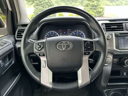 Used 2016 Toyota 4Runner SR5 AWD/4WD image 7