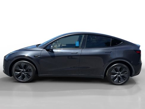 Used 2025 Tesla Model Y Long Range AWD/4WD image 2