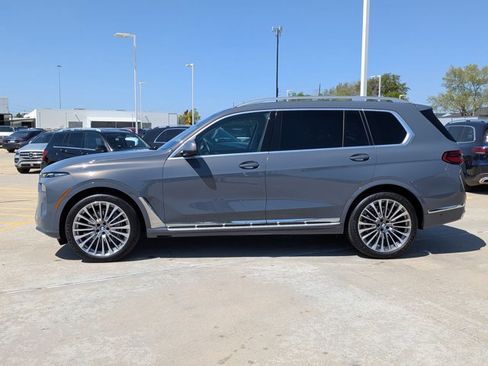 Used 2023 BMW X7 xDrive40i w/ Executive Package image 9