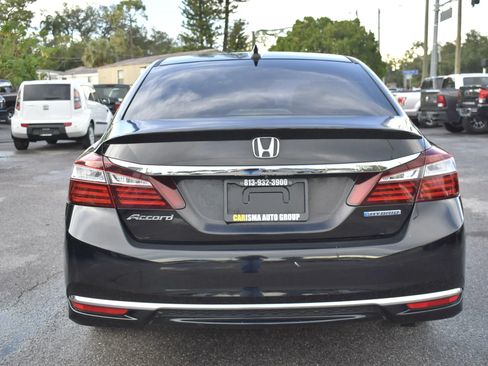 Used 2017 Honda Accord EX-L image 8