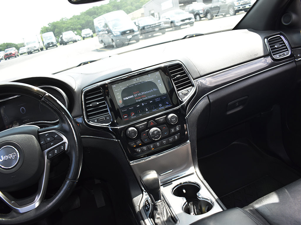 Used 2020 Jeep Grand Cherokee Overland AWD/4WD image 18