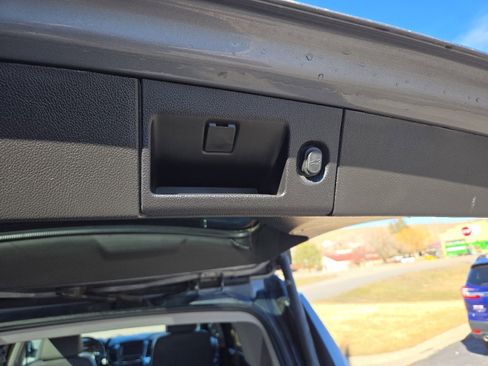 Used 2019 Chevrolet Tahoe LT image 40