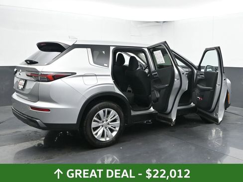 Used 2025 Mitsubishi Outlander ES image 60