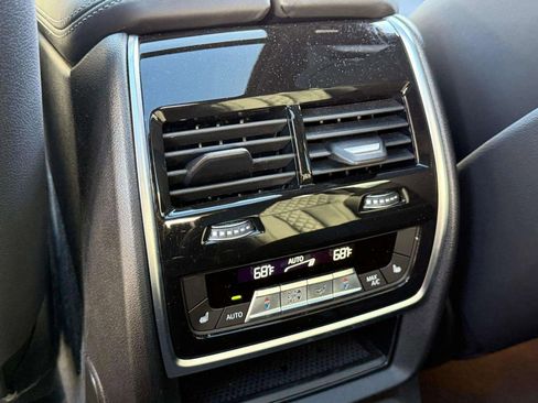 Used 2022 BMW X7 M50i image 22