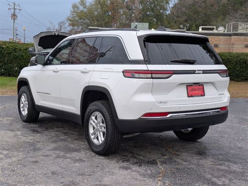 New 2025 Jeep Grand Cherokee Laredo image 6